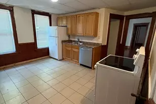 14 Perkins St, Worcester, MA 01605 - Photo 2