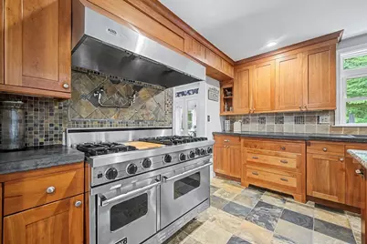4 Dicarlo Rd, Hopkinton, MA 01748 - Photo 4
