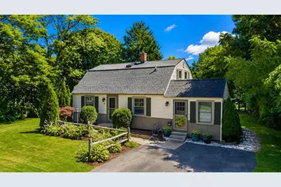39 Harkins St, Clinton, MA 01510 - Photo 1