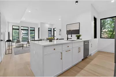 15 Clyde St #D, Somerville, MA 02145 - Photo 4