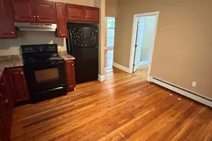 32 Warren St, Taunton, MA 02780 - Photo 2