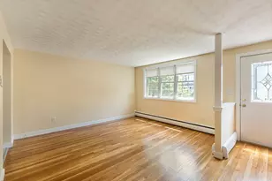 15 Walnut St, Needham, MA 02492 - Photo 4