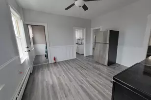 13 Regent Ave, Providence, RI 02908 - Photo 4