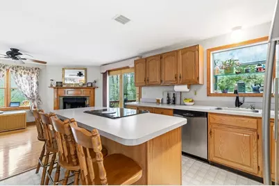 71 Harvey St, Taunton, MA 02780 - Photo 2