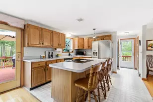 71 Harvey St, Taunton, MA 02780 - Photo 4