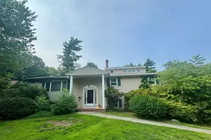 11 Robert Dr, Holyoke, MA 01040 - Photo 2
