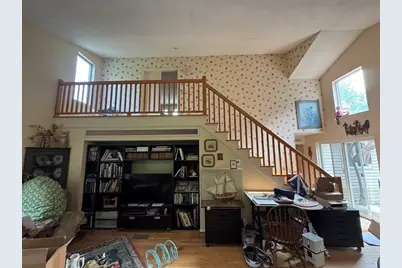 11 Robert Dr, Holyoke, MA 01040 - Photo 8