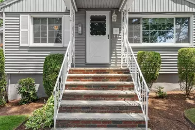 18 Quebec Ct, Lynn, MA 01905 - Photo 2