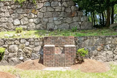 18 Quebec Ct, Lynn, MA 01905 - Photo 6