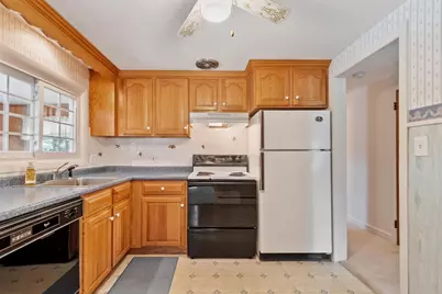 18 Quebec Ct, Lynn, MA 01905 - Photo 10