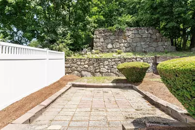 18 Quebec Ct, Lynn, MA 01905 - Photo 4