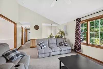 43 Zachary Ln, Agawam, MA 01001 - Photo 6