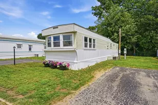 7 Liberty Dr, Attleboro, MA 02703 - Photo 2