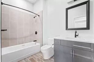 60 Cross St E, Somerville, MA 02145 - Photo 16