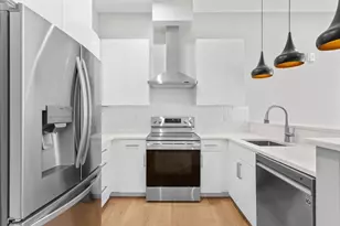 60 Cross St E, Somerville, MA 02145 - Photo 10