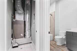 60 Cross St E, Somerville, MA 02145 - Photo 14