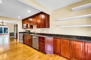 8 Paxton Court, Grafton, MA 01536 - Photo 2