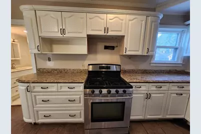 89 Sayles St, Lowell, MA 01851 - Photo 8