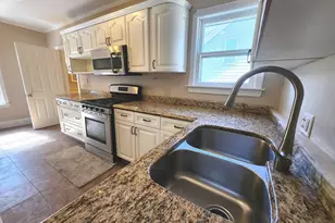 89 Sayles St, Lowell, MA 01851 - Photo 8