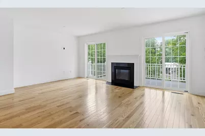 18 Dumaine Ave #E, Nashua, NH 03063 - Photo 8