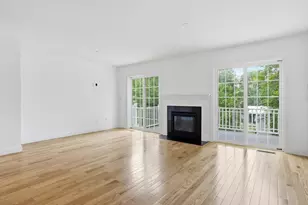 18 Dumaine Ave, Nashua, NH 03063 - Photo 8