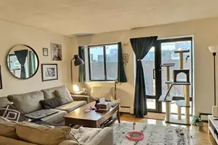 1027 Commonwealth Ave, Boston, MA 02215 - Photo 2