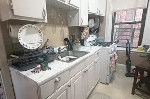 31 Irving St, Boston, MA 02114 - Photo 6