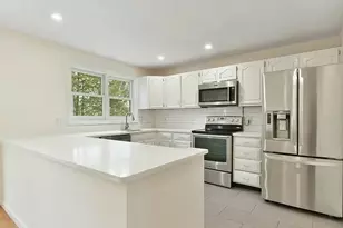 1047 Washington St, Newton, MA 02465 - Photo 6
