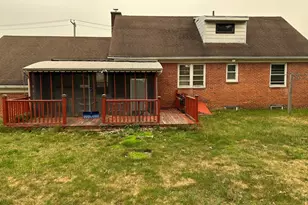 282 Island Pond Rd, Springfield, MA 01118 - Photo 8