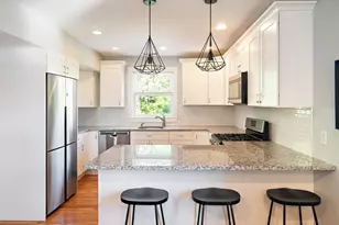 32 Oakland St, Newton, MA 02458 - Photo 2