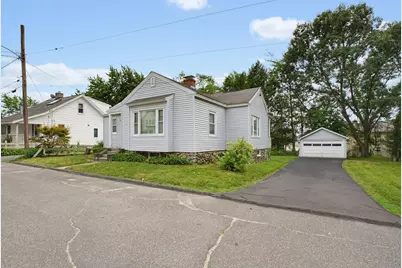 17 Reynolds St, Worcester, MA 01606 - Photo 2