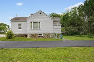 17 Reynolds St, Worcester, MA 01606 - Photo 6