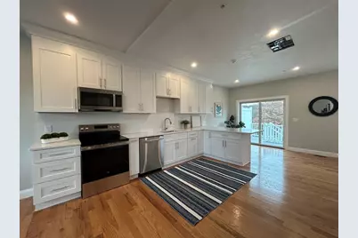 10 Windsor St #1, Worcester, MA 01605 - Photo 2