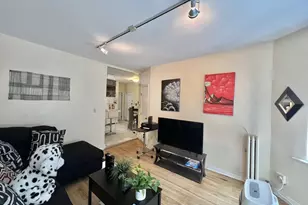 31 Queensberry, Boston, MA 02215 - Photo 4