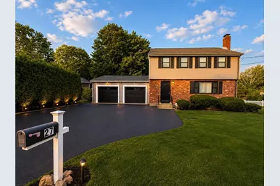27 Sumner St, Brockton, MA 02301 - Photo 2