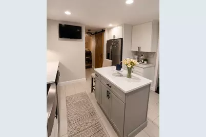 27 Sumner St, Brockton, MA 02301 - Photo 8