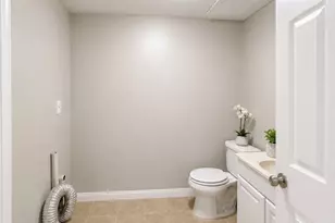 645 Robbins Ave, Dracut, MA 01826 - Photo 6