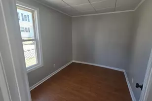 71 Stewart St, Fall River, MA 02720 - Photo 4