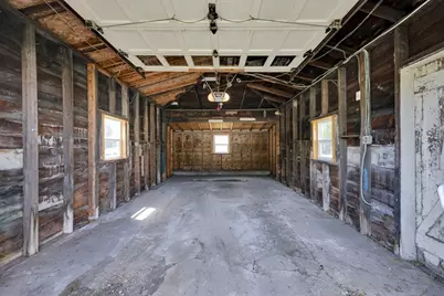 109 South St, Ware, MA 01082 - Photo 32