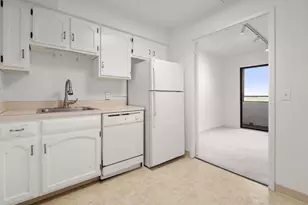 250 Hammond Pond Pkwy, Newton, MA 02467 - Photo 10