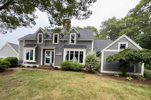 2 Bay Cliff Cir, Plymouth, MA 02360 - Photo 2