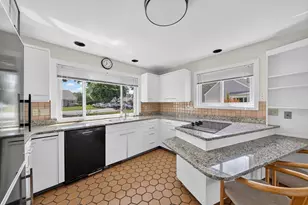 13 Northfield Ln, Dartmouth, MA 02747 - Photo 18