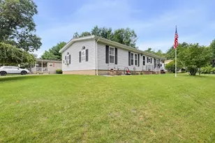 12 Fox Run, Brookfield, MA 01506 - Photo 2