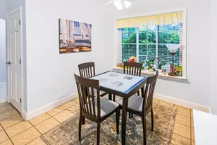 8 Cobblestone Ln, Worcester, MA 01606 - Photo 4