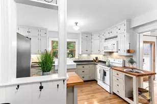 173 Center St, Bridgewater, MA 02324 - Photo 10