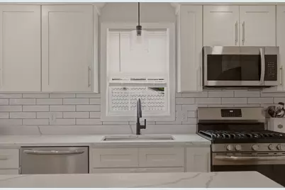 724 Woodman St, Fall River, MA 02724 - Photo 12