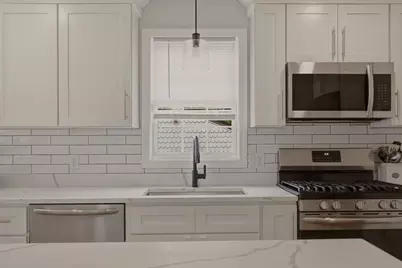 724 Woodman St, Fall River, MA 02724 - Photo 12