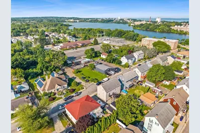 72 Tower St, Fall River, MA 02724 - Photo 8