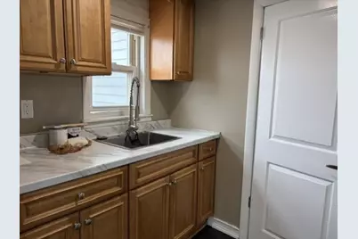 48 Mt Pleasant Ave #2nd, Leominster, MA 01453 - Photo 6