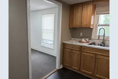 48 Mt Pleasant Ave #2nd, Leominster, MA 01453 - Photo 4